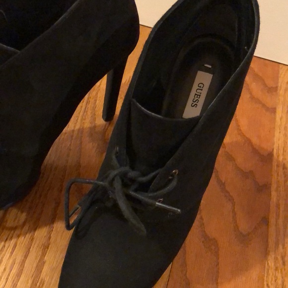 GUESS Black 8.5 M Booties - Picture 5 of 8